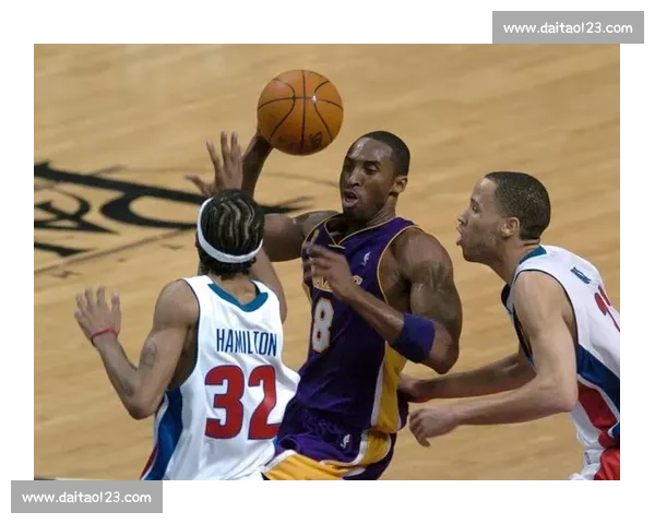 FMVP 背锅?2004 总决赛输球真相与活塞铁血 FMVP 背锅?2004 总决赛输球真相与活塞铁血