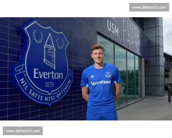 英超华裔叩门国青遭冷遇：明月照沟渠的归化困局